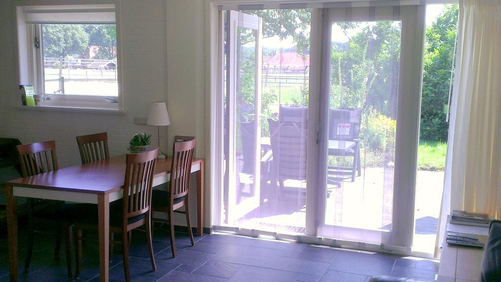 Vakantiehuis "Aan De Zandweg" Roderesch الغرفة الصورة